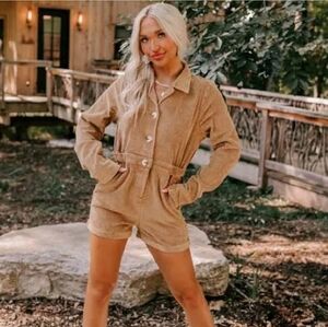 NWOT POL Tan Corduroy 1/2 Sleeves Romper
